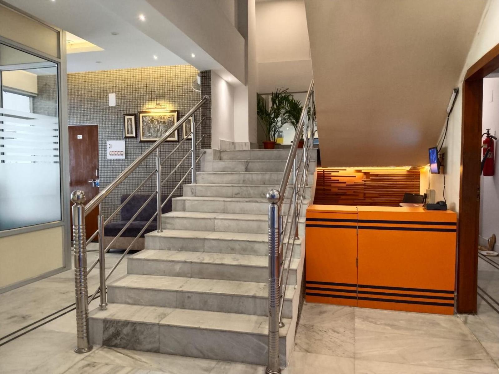 The Executive Inn 古瓦哈提 外观 照片